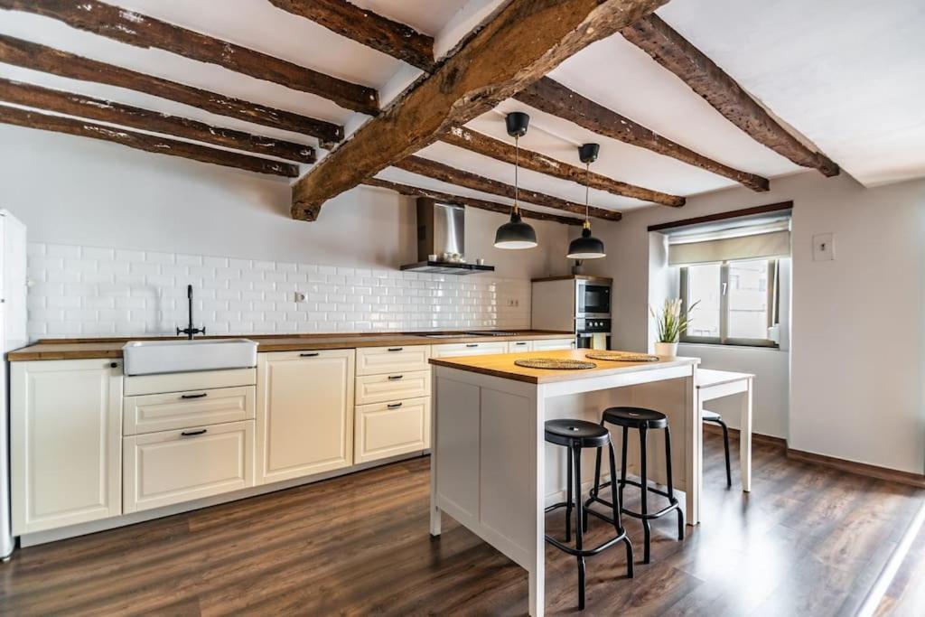 Ferienwohnung Apartamento De Diseno Junto Al Puerto De Castro Urdiales Exterior foto